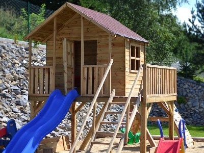 Детский игровой комплекс для дачи: правила выбора для взрослых